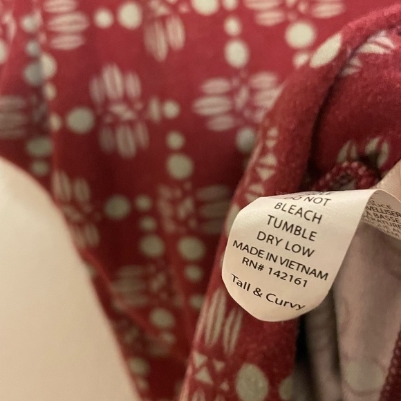 LulaRoe Tall & Curvy Leggings Red - Picture 5 of 5